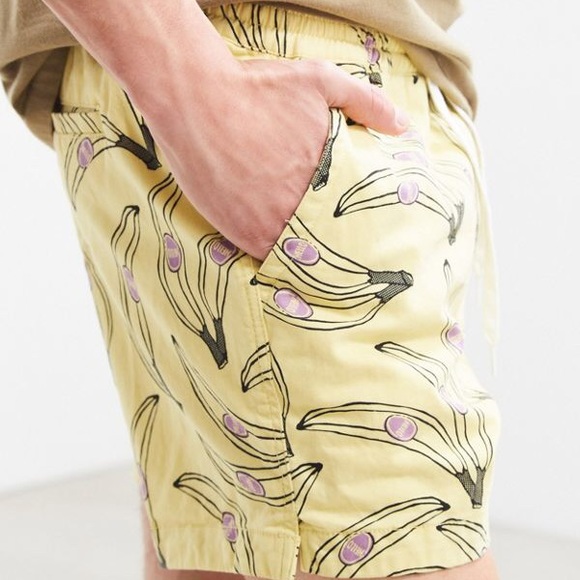 1 LEFT! 🍌 URBAN OUTFITTERS | MENS BANANAS SHORTS - Picture 3 of 8